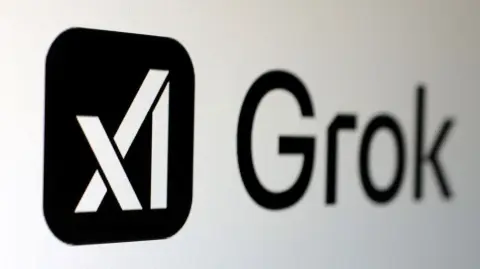 Grok, el asistente de inteligencia artificial de la start-up xAI de Elon Musk, provocó una tormenta en las redes con una serie de respuestas elogiando a Adolf Hitler o conteniendo comentarios injuriosos.

¡Síguenos en nuestras redes sociales para mantenerte informado!

Twitter: https://twitter.com/eleconomista 
Facebook: https://www.facebook.com/ElEconomista.mx
Instagram: https://www.instagram.com/eleconomistamx
LinkedIn: https://www.linkedin.com/company/el-economista/

#ElEconomista #EETV