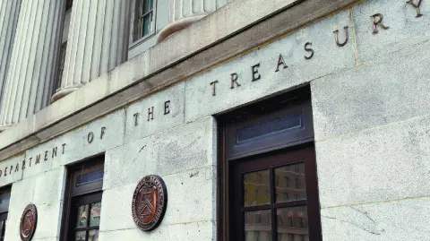 La extensión que anunció este miércoles el Departamento del Tesoro para la entrada en vigor de las órdenes que restringen ciertas transferencias de fondos a CIBanco, Intercam y Vector, es el resultado del diálogo y la colaboración entre el Gobierno de México y las autoridades financieras del vecino país, señaló la Secretaría de Hacienda.

Para más información del tema, visita: https://www.eleconomista.com.mx/sectorfinanciero/prorroga-tesoro-cibanco-intercam-vector-resultado-dialogo-colaboracion-eu-shcp-20250709-767414.html

¡Síguenos en nuestras redes sociales para mantenerte informado!

Twitter: https://twitter.com/eleconomista 
Facebook: https://www.facebook.com/ElEconomista.mx
Instagram: https://www.instagram.com/eleconomistamx
LinkedIn: https://www.linkedin.com/company/el-economista/

#ElEconomista #EETV