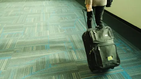 En línea con tendencias globales como el viaje de venganza, los mexicanos están optando por destinos lejanos y experiencias pospuestas durante la pandemia. Este verano, IA, turismo sustentable y comunidades locales marcan la pauta de viaje 

Para más información del tema, visita: https://www.eleconomista.com.mx/los-especiales/verano-2025-crecen-viajes-internacionales-cambian-preferencias-turistas-mexicanos-20250710-767486.html 

¡Síguenos en nuestras redes sociales para mantenerte informado! 

Twitter: https://twitter.com/eleconomista 
Facebook: https://www.facebook.com/ElEconomista.mx 
Instagram: https://www.instagram.com/eleconomistamx 
LinkedIn: https://www.linkedin.com/company/el-economista/ 

#ElEconomista #EETV #Turismo