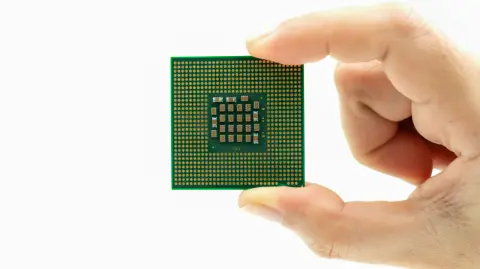 Malasia restringió este lunes la exportación y el tránsito de los chips de Inteligencia Artificial (IA) fabricados en Estados Unidos, con el objetivo de frenar el comercio ilegal, incluidas transacciones destinadas a países como China.

Para más información del tema, visita: https://www.eleconomista.com.mx/empresas/malasia-restringe-exportaciones-transito-chips-ia-made-in-20250714-768046.html

¡Síguenos en nuestras redes sociales para mantenerte informado!

Twitter: https://twitter.com/eleconomista 
Facebook: https://www.facebook.com/ElEconomista.mx
Instagram: https://www.instagram.com/eleconomistamx
LinkedIn: https://www.linkedin.com/company/el-economista/

#ElEconomista #EETV