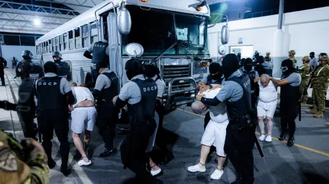 La red, que ofrecía servicios en un sitio de internet, estaba "vinculada a la organización transnacional conocida como el Tren de Aragua", dijo la Fiscalía.