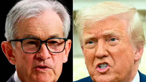 El presidente de Estados Unidos, Donald Trump, dijo este miércoles que no planea despedir al jefe de la Reserva Federal (Fed), Jerome Powell, después de que un informe de Bloomberg sobre su probable destitución provocara una caída en Wall Street y el dólar, así como un alza en los retornos de los bonos del Tesoro.

Para más información del tema, visita: https://www.eleconomista.com.mx/sectorfinanciero/trump-desmiente-rumores-sobre-planes-despedir-jerome-powell-20250716-768404.html 

¡Síguenos en nuestras redes sociales para mantenerte informado!

Twitter: https://twitter.com/eleconomista 
Facebook: https://www.facebook.com/ElEconomista.mx
Instagram: https://www.instagram.com/eleconomistamx
LinkedIn: https://www.linkedin.com/company/el-economista/

#ElEconomista #EETV