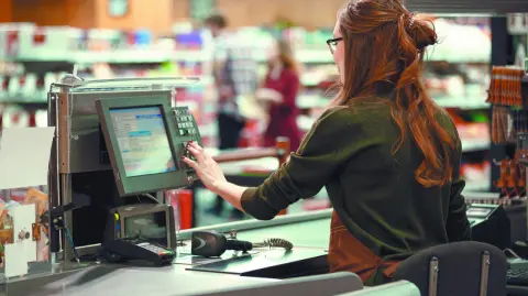 El 16 de julio de 2025 entraron en vigor los Lineamientos de la Ley de la Silla, publicados en el Diario Oficial de la Federación (DOF) el 17 de mayo de 2024, con el objetivo de garantizar el derecho al descanso y a contar con asientos o sillas con respaldo para los trabajadores en horarios laborales, especialmente en sectores como el comercio y los servicios.