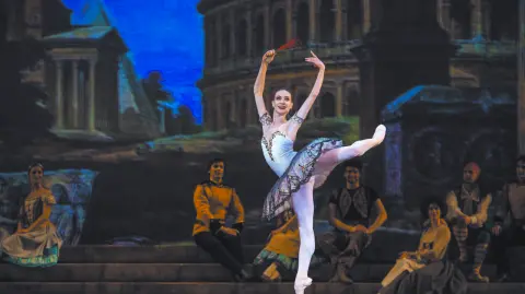 Descripción automática