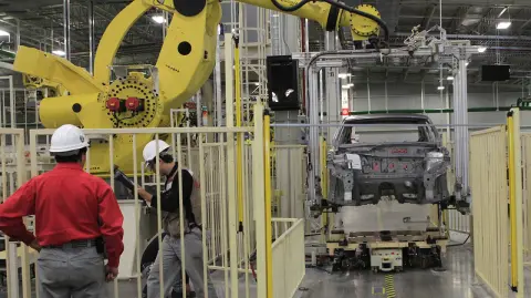 La presidenta Claudia Sheinbaum negó que Nissan y otras automotrices planeen abandonar México, luego de rumores sobre el cierre de su planta en Cuernavaca.