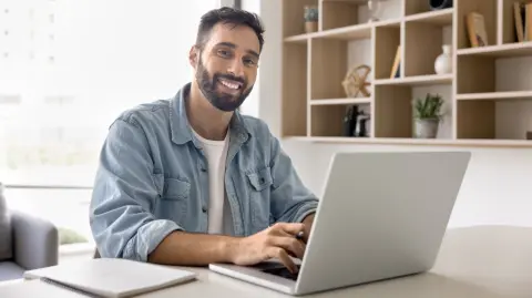 Para generar confianza siendo freelance, es necesario construir una presencia digital sólida