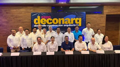 Firma del convenio que crea el Consejo Estatal Ciudadano de Infraestructura de Quintana Roo (CECIQ).