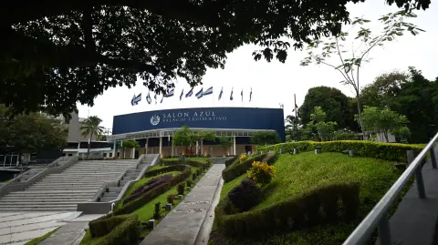 Fachada del Congreso de El Salvador.