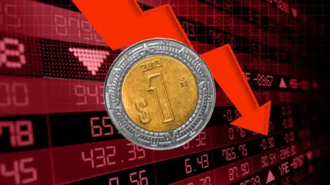 La divisa local cayó en un mercado nervioso por el aumento de aranceles de EU a decenas de socios, entre ellos países clave como Canadá, Brasil, India y Taiwán.

Para más información del tema, visita: https://www.eleconomista.com.mx/mercados/precio-dolar-hoy-1-agosto-2025-cuanto-cerro-20250801-770901.html

¡Síguenos en nuestras redes sociales para mantenerte informado!

Twitter: https://twitter.com/eleconomista 
Facebook: https://www.facebook.com/ElEconomista.mx
Instagram: https://www.instagram.com/eleconomistamx
LinkedIn: https://www.linkedin.com/company/el-economista/
T

#ElEconomista #EETV