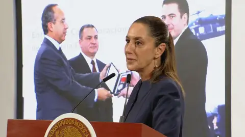 La presidenta Claudia Sheinbaum informó que su administración realizará una encuesta nacional para conocer la opinión ciudadanía sobre los principales temas que abordará la próxima reforma electoral, incluida la reducción de recursos a partidos, la eliminación de plurinominales y el futuro del INE.

Para más información del tema, visita: https://www.eleconomista.com.mx/politica/sheinbaum-anuncia-encuesta-nacional-sobre-reforma-electoral-confirma-omar-reyes-sera-titular-uif-20250804-771136.html

¡Síguenos en nuestras redes sociales para mantenerte informado!

Twitter: https://twitter.com/eleconomista 
Facebook: https://www.facebook.com/ElEconomista.mx
Instagram: https://www.instagram.com/eleconomistamx
LinkedIn: https://www.linkedin.com/company/el-economista/

#ElEconomista #EETV