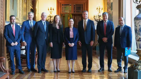 La presidenta de México, Claudia Sheinbaum, se reunió con el director ejecutivo de Walmart, Doug McMillon y su equipo.