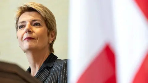 La administración Trump intentará que Suiza compre más productos energéticos y de defensa, según indicó una fuente helvética conocedora de las discusiones.