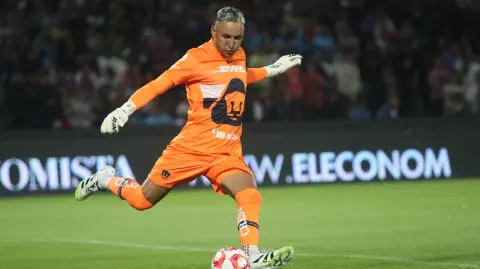 Keylor Navas, portero de los Pumas, durante el partido contra el equipo del Necaxa. Apertura 2025 en el Estadio Olímpico Universitario.FOTO: GRACIELA LÓPEZ/CUARTOSCURO.COM