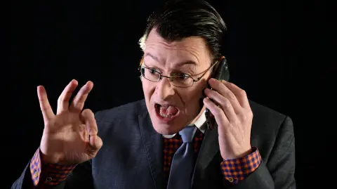 La vigencia de inscripción al Reus es de 2 años.