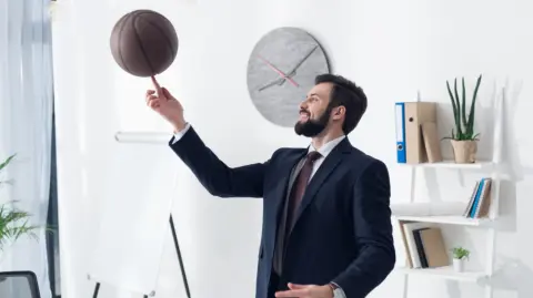 La planeación estratégica permite identificar oportunidades de mercado.