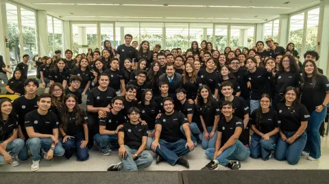 Generación 12 del programa Líderes del mañana.