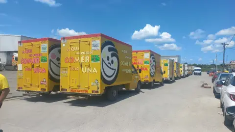 Camionetas de Sabritas-Pepsico en su planta de Poza Rica, Veracruz.