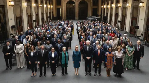 La presidenta Claudia Sheinbaum junto a ministros de Medio Ambiente de América Latina y el Caribe.