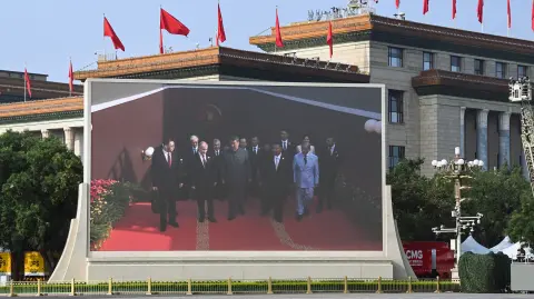 El presidente de China Xi Jinping, fue acompañado por su colega ruso Vladimir Putin y el líder norcoreano Kim Jong Un.