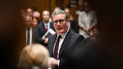 El primer ministro del Reino Unido Keir Starmer en la Cámara de los Comunes. Foto: Reuters