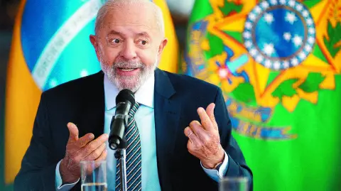 El mandatario de izquierda "manifestó la expectativa de que el acuerdo pueda ser firmado a fin de este año, durante la cumbre del Mercosur en Brasil".

Para más información del tema, visita: https://www.eleconomista.com.mx/internacionales/lula-dice-europa-espera-firmar-acuerdo-ue-mercosur-ano-20250905-775936.html

¡Síguenos en nuestras redes sociales para mantenerte informado!

Twitter: https://twitter.com/eleconomista 
Facebook: https://www.facebook.com/ElEconomista.mx
Instagram: https://www.instagram.com/eleconomistamx
LinkedIn: https://www.linkedin.com/company/el-economista/

#ElEconomista #Mercosur #UniónEuropea