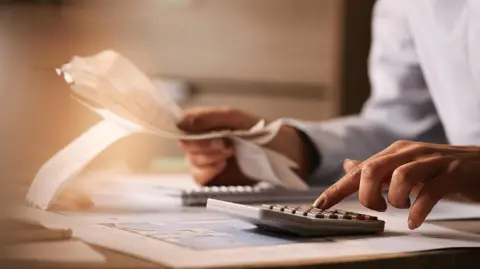 El organismo puede ofrecer un descuento en caso de adelantar el pago total del financiamiento 

Para más información del tema, visita: https://www.eleconomista.com.mx/econohabitat/posible-liquidar-credito-infonavit-previsto-20250906-776021.html

¡Síguenos en nuestras redes sociales para mantenerte informado!

Twitter: https://twitter.com/eleconomista 
Facebook: https://www.facebook.com/ElEconomista.mx
Instagram: https://www.instagram.com/eleconomistamx
LinkedIn: https://www.linkedin.com/company/el-economista/
T

#ElEconomista #EETV