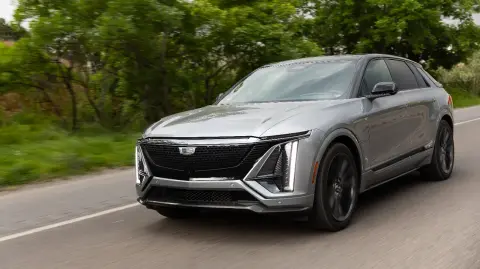 Este suv de propulsión eléctrica se une a la familia de alto rendimiento de Cadillac. Ahora Lyriq se vale de más potencia y mayor exclusividad para seducir al mercad