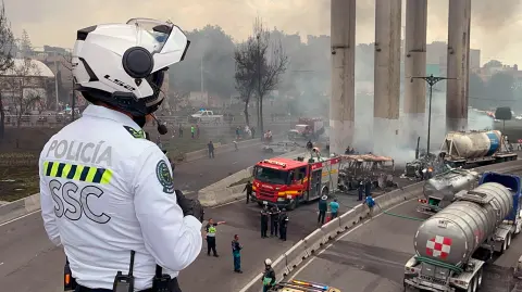 Explosión de pipa en el Puente de la Concordia en Iztapalapa.