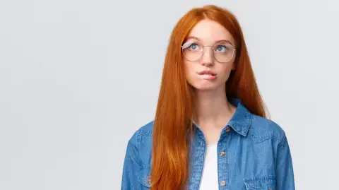 Clustering, el fenómeno que se refiere a la tendencia a agrupar elementos relacionados.