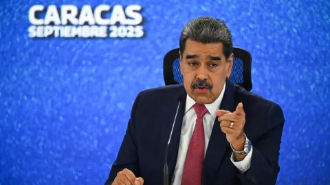 Nicolás Maduro pidió a los campesinos venezolanos prepararse para “tomar las armas” ante un eventual ataque militar de Estados Unidos.