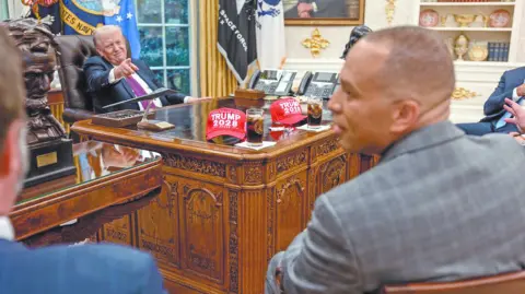 Descripción automática