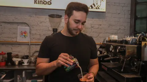 Alejandro Martínez dueño de Kinno Café. Foto Rosario Servin