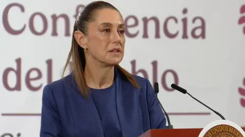 La presidenta Claudia Sheinbaum anunció que impulsará una reforma electoral que elimine el fuero a diputados y senadores, con el objetivo de fortalecer la rendición de cuentas y combatir la impunidad en el Poder Legislativo.