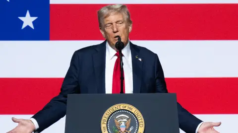 La misiva dirigida al Congreso de Estados Unidos por el presidente republicano, obtenida por la AFP de una fuente parlamentaria que solicitó permanecer en el anonimato, llega después del despliegue a finales de agosto de varios buques en el mar Caribe.

Para más información del tema, visita: https://www.eleconomista.com.mx/internacionales/trump-declara-carta-congreso-eu-conflicto-armado-carteles-narcotrafico-20251002-779779.html

¡Síguenos en nuestras redes sociales para mantenerte informado!

Twitter: https://twitter.com/eleconomista 
Facebook: https://www.facebook.com/ElEconomista.mx
Instagram: https://www.instagram.com/eleconomistamx
LinkedIn: https://www.linkedin.com/company/el-economista/

#ElEconomista #EETV