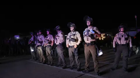 El gobierno de Illinois presentó una demanda para bloquear la orden de Trump que autoriza el despliegue de tropas en Chicago.