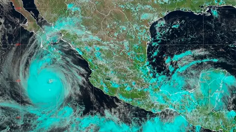 Toma satelital del huracán Priscila la tarde de este martes 7 de octubre.