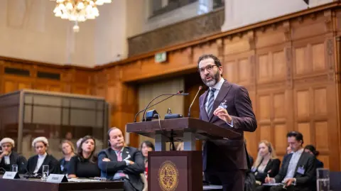 Consultor Jurídico de la Cancillería, Pablo Arrocha Olabuenaga, fue uno de los funcionarios que presentó los argumentos orales de México.