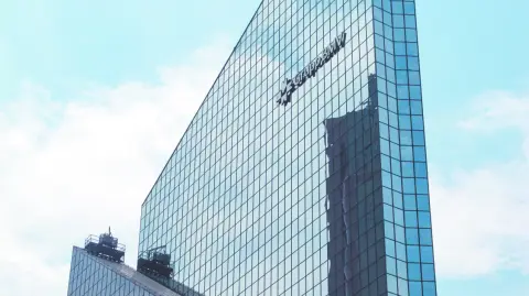 Descripción automática