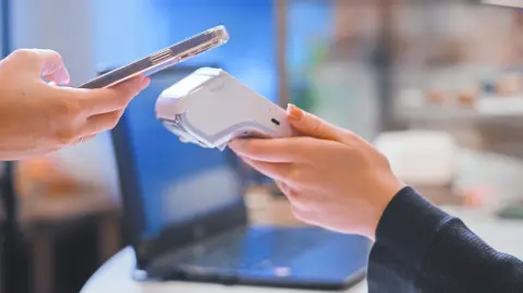 Descripción automática