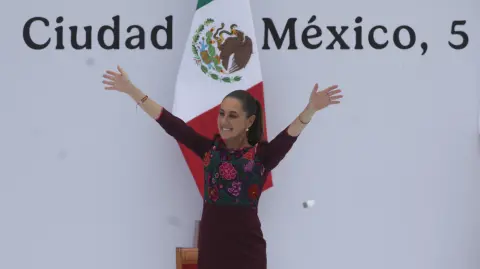 La presidenta de México en su Primer Informe de Gobierno, en el Zócalo de la CDMX.
