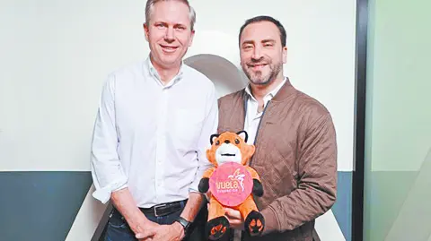 Descripción automática