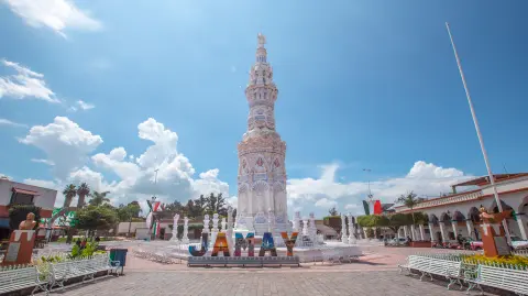 Monumento al Papa Pío IX en el municipio de Jamay, en la Ribera de Chapala.