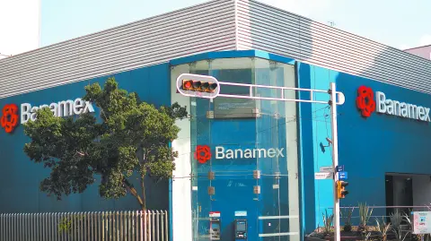 Descripción automática