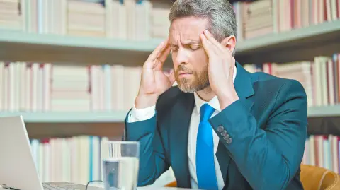 La migraña no es invisible para quien la vive, pero el camino del paciente es largo y lleno de estereotipos.