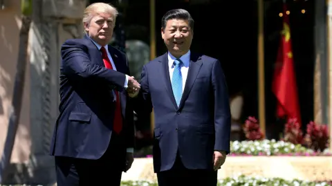 Trump y Xi Jinping se reunirán el 30 de octubre en Corea del Sur para buscar acuerdos en medio de las tensiones por la guerra económica.

Para más información del tema, visita: https://www.eleconomista.com.mx/internacionales/trump-xi-jinping-reuniran-30-octubre-corea-sur-confirma-casa-blanca-20251023-783186.html

¡Síguenos en nuestras redes sociales para mantenerte informado!

Twitter: https://twitter.com/eleconomista 
Facebook: https://www.facebook.com/ElEconomista.mx
Instagram: https://www.instagram.com/eleconomistamx
LinkedIn: https://www.linkedin.com/company/el-economista/

#ElEconomista #EETV