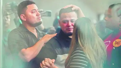 El Departamento de Justicia dijo en una presentación judicial que Abrego podría ser deportado al país africano tan pronto como el 31 de octubre.

Para más información del tema, visita: https://www.eleconomista.com.mx/internacionales/liberia-acepta-recibir-kilmar-abrego-deportado-ilegalmente-gobierno-eu-20251024-783435.html

¡Síguenos en nuestras redes sociales para mantenerte informado!

Twitter: https://twitter.com/eleconomista 
Facebook: https://www.facebook.com/ElEconomista.mx
Instagram: https://www.instagram.com/eleconomistamx
LinkedIn: https://www.linkedin.com/company/el-economista/

#ElEconomista #KilmarAbrego