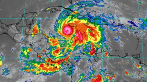Imagen satelital del huracán Melissa.