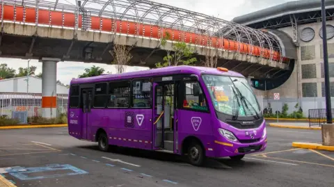 La Semovi indicó que el incremento fue el resultado de una mesa de trabajo con representantes del servicio concesionado de transporte.

Para más información del tema, visita: https://www.eleconomista.com.mx/estados/quedara-tarifa-transporte-publico-cdmx-aumento-20251101-784570.html

¡Síguenos en nuestras redes sociales para mantenerte informado!

Twitter: https://twitter.com/eleconomista 
Facebook: https://www.facebook.com/ElEconomista.mx
Instagram: https://www.instagram.com/eleconomistamx
LinkedIn: https://www.linkedin.com/company/el-economista/
T

#ElEconomista #EETV