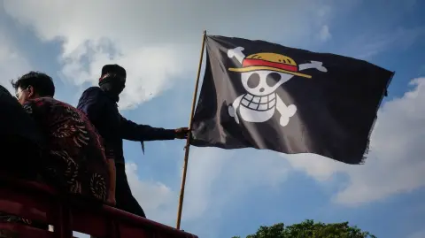 La presidenta afirmó que el movimiento juvenil en redes presenta cuentas sin identidad verificable y uso de IA; Generación Z México se deslindó de una falsa colecta.

Para más información del tema, visita: https://www.eleconomista.com.mx/politica/lleno-ia-sheinbaum-cuestiona-origen-marcha-generacion-z-mexico-20251105-785150.html

¡Síguenos en nuestras redes sociales para mantenerte informado!

Twitter: https://twitter.com/eleconomista 
Facebook: https://www.facebook.com/ElEconomista.mx
Instagram: https://www.instagram.com/eleconomistamx
LinkedIn: https://www.linkedin.com/company/el-economista/

#ElEconomista #EETV