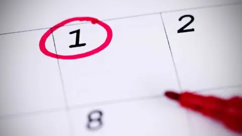 El Congreso de la Unión suma 7 proyectos en la actual legislatura para ampliar los días de descanso obligatorio para los trabajadores, una lista que no se incrementa desde hace 38 años.

Para más información del tema, visita: https://www.eleconomista.com.mx/capital-humano/morena-propone-ampliar-lista-dias-feriados-ley-federal-trabajo-20251105-785075.html

¡Síguenos en nuestras redes sociales para mantenerte informado!

Twitter: https://twitter.com/eleconomista 
Facebook: https://www.facebook.com/ElEconomista.mx
Instagram: https://www.instagram.com/eleconomistamx
LinkedIn: https://www.linkedin.com/company/el-economista/

#ElEconomista #EETV